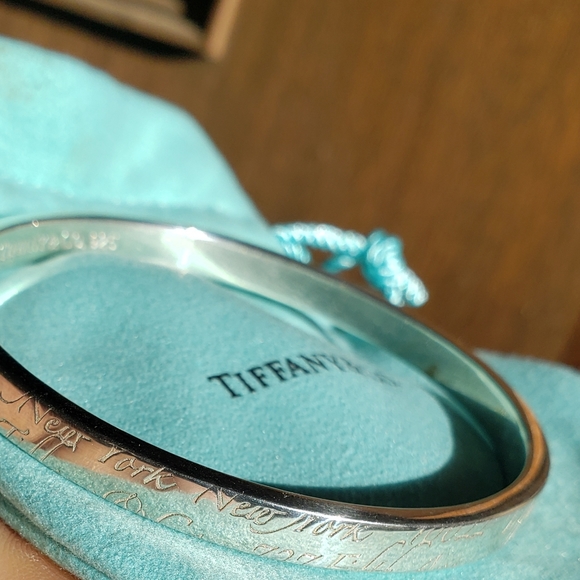 Tiffany &Co.sterling Silver Notes Script Bangle - Picture 5 of 9